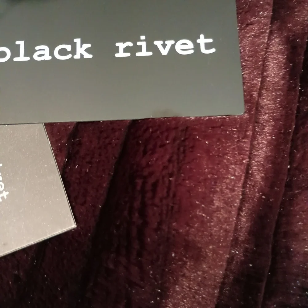 Black Rivet Merlot Faux Fur Poncho Cape Merlot Burgundy S M Style 00RMF022 NWT - Picture 13 of 15